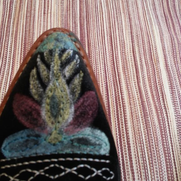 Patricia Nash Black Suede hand Painted Mules 7.5 - Picture 4 of 7